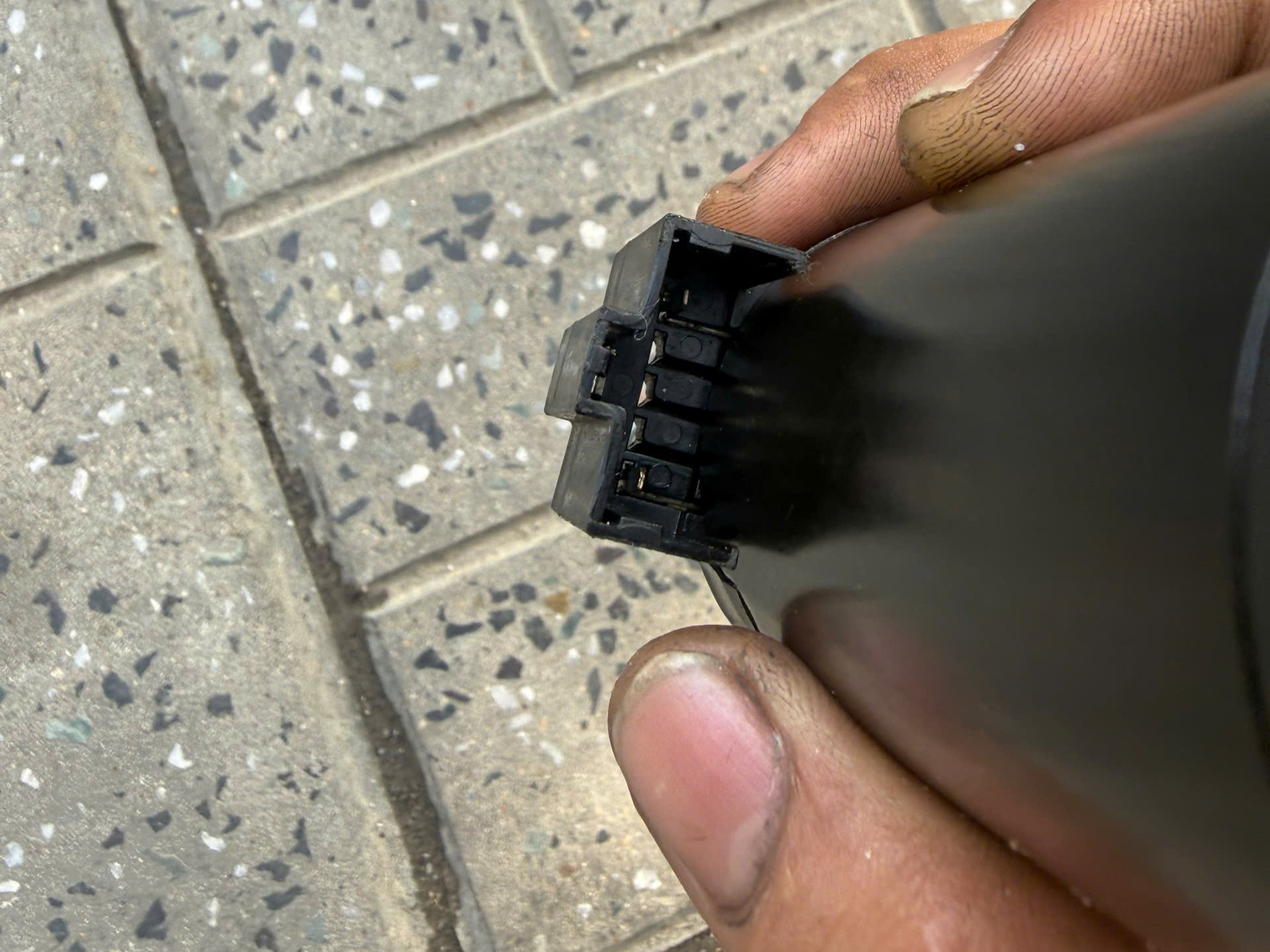 Mô tơ chỉnh trượt ghế tiến lùi Xe Mitsubishi Pajero Sport 2010-2018 mttl.ghe.ps.FL 