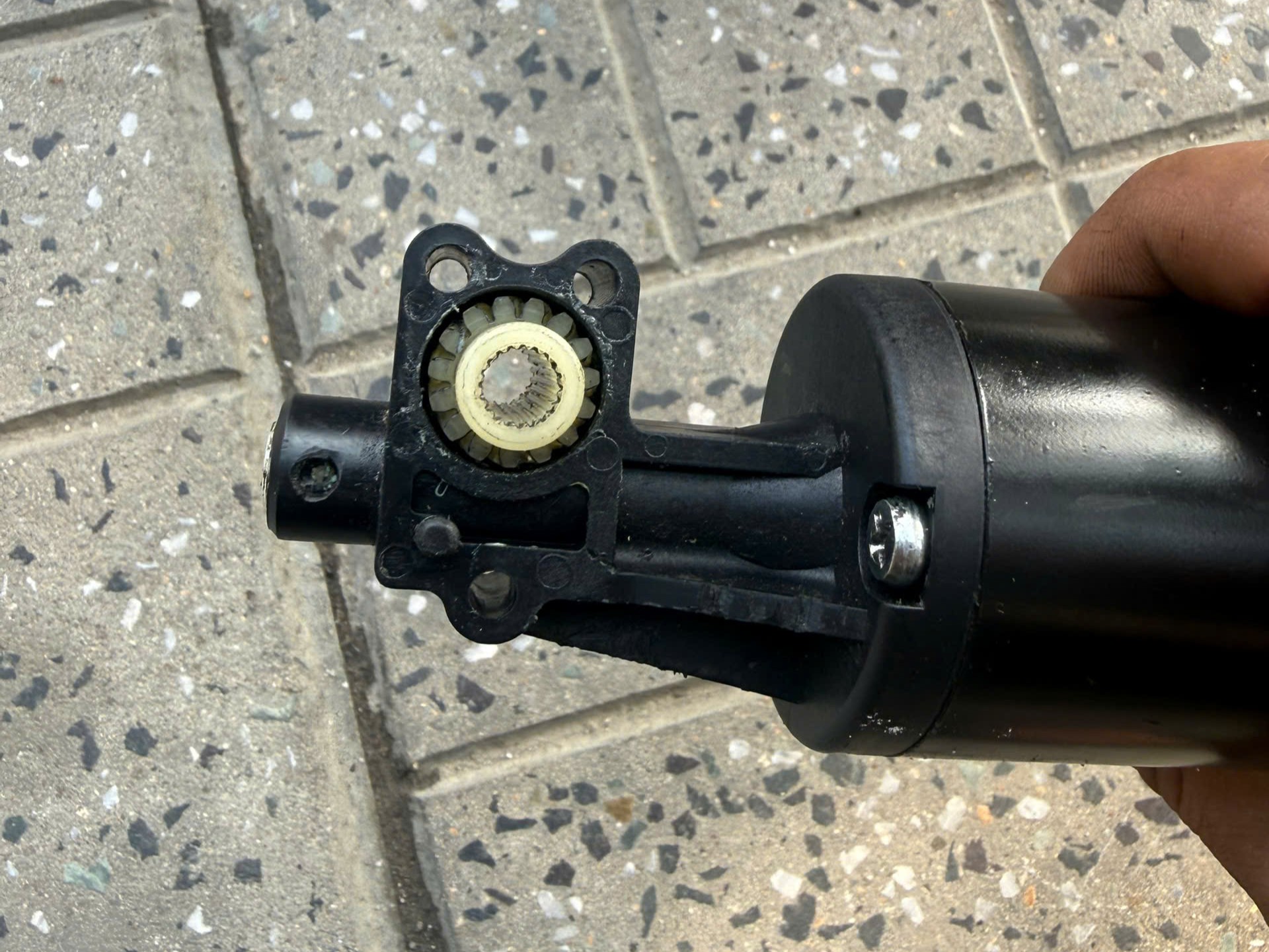 Mô tơ chỉnh trượt ghế tiến lùi Xe Mitsubishi Pajero Sport 2010-2018 mttl.ghe.ps.FL 