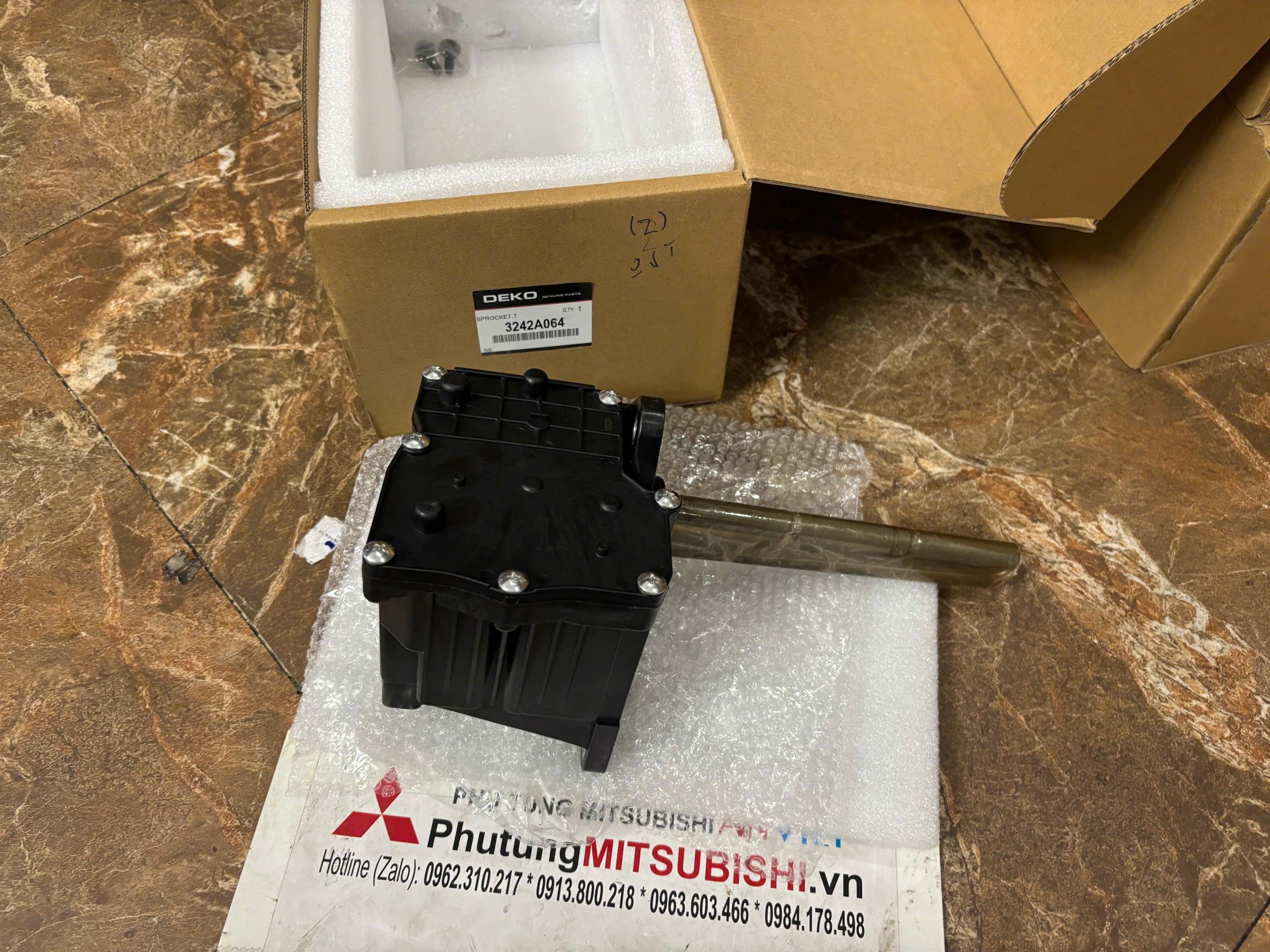 Mô tơ, cơ cấu điều khiển gài cầu xe Mitsubishi Triton 2019-2025 3242A064