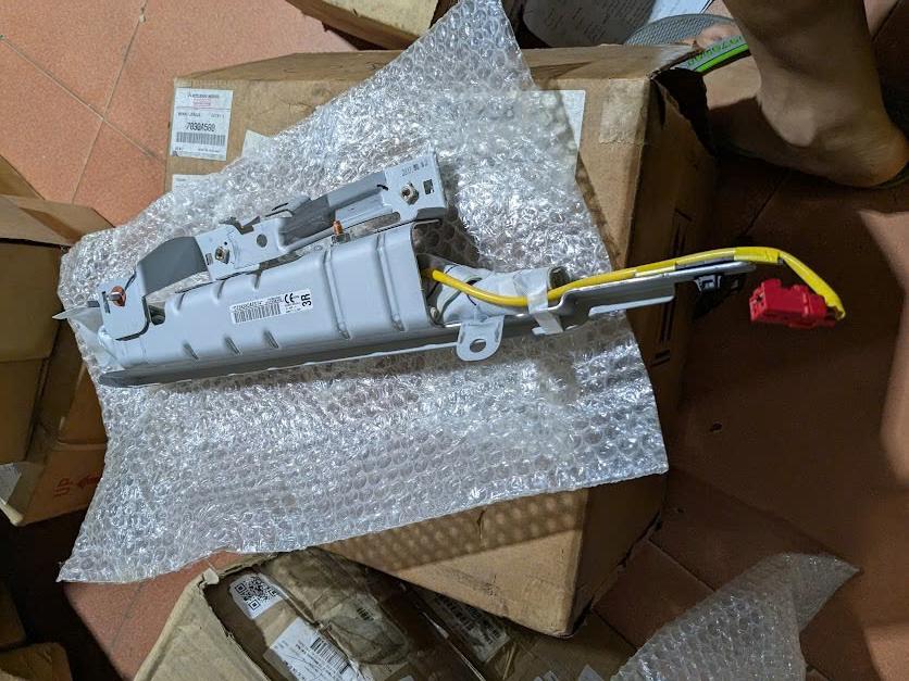 Túi khí trần xe, Túi khí rèm Mitsubishi Pajero Sport