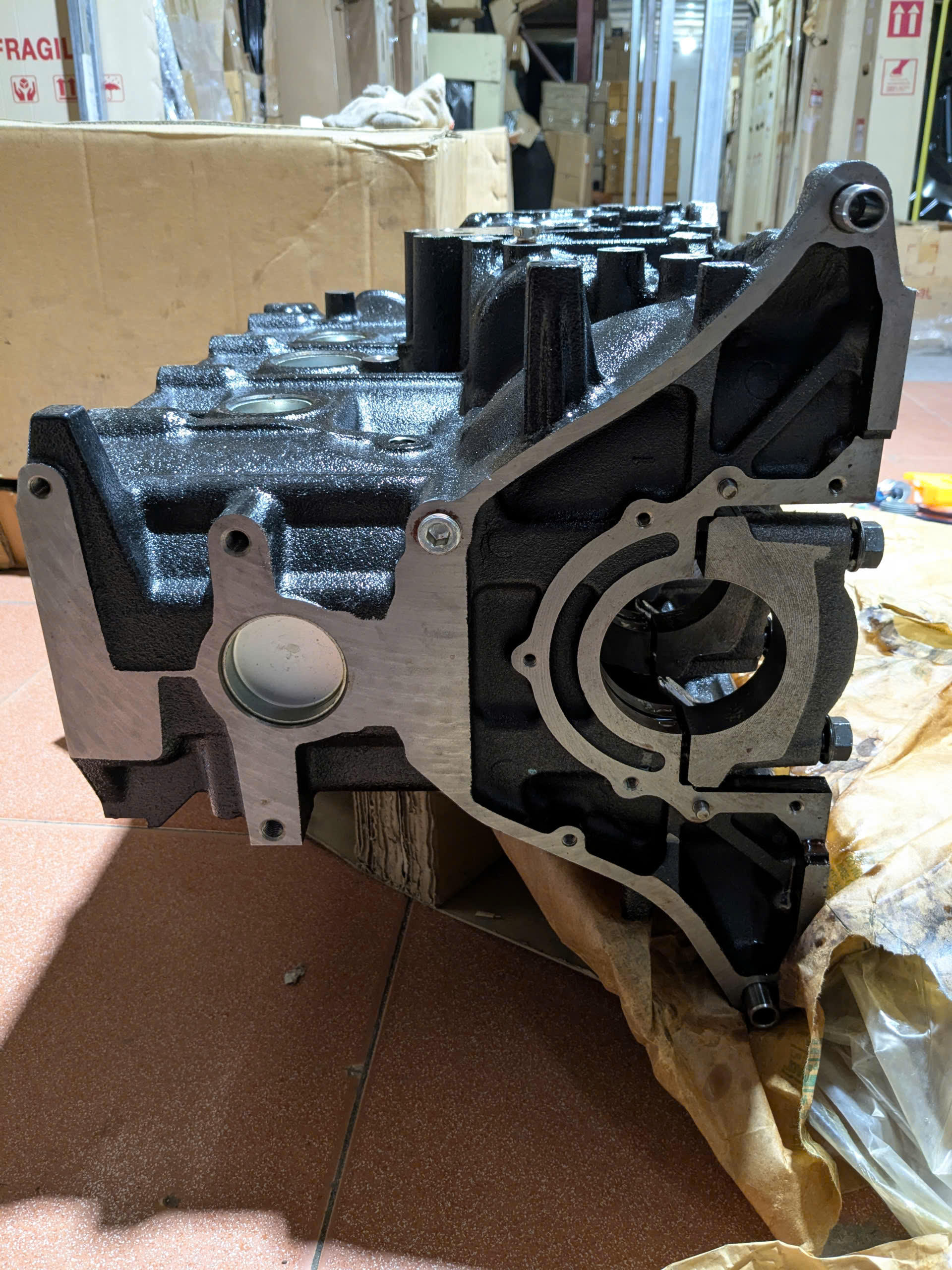 Thân Lốc máy động cơ Xe Mitsubishi Triton 2008-2019 , Mitsubishi Pajero Sport 2010-2018, máy dầu 4D56U 2.5 1050B247 1050B382