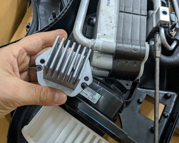 Trở quạt dàn lạnh Mitsubishi Pajero Sport, Triton