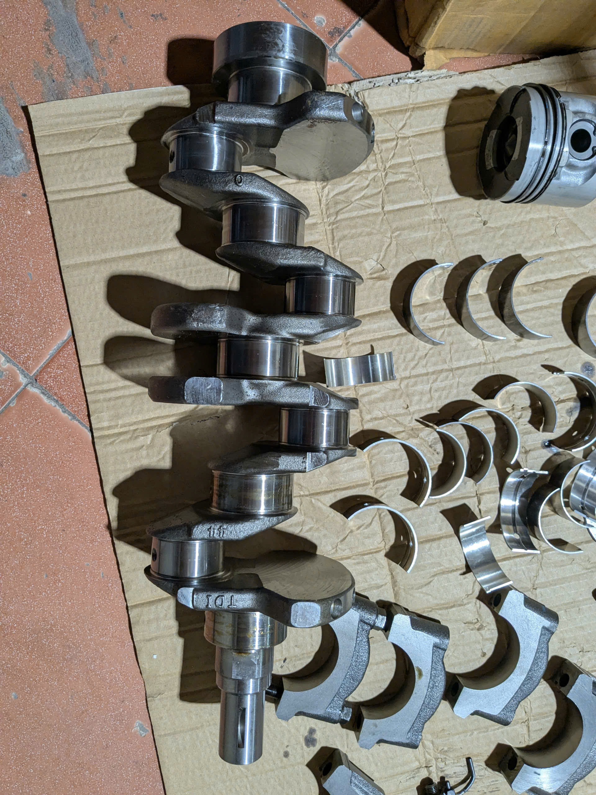 Trục khuỷu (Crankshaft , trục cơ) máy 2.5 4D56U Xe Mitsubishi Triton 2008-2018 Xe Mitsubishi Pajero Sport 2010-2016 1100A135 1100A136 1100A027 1100A02 