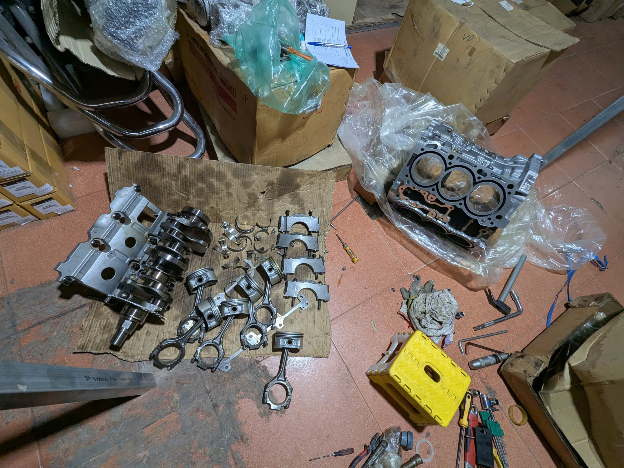 Trục khuỷu (Crankshaft , trục cơ) máy 3.0 6B31 XE MITSUBISHI PAJERO SPORT 2010-2018 1100A252 1100A120 