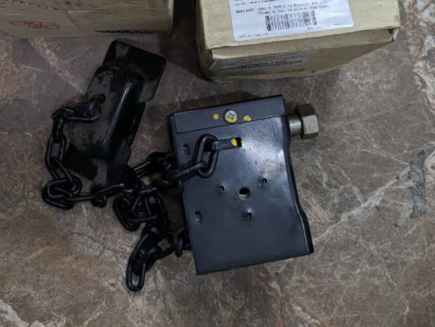 Xích tời lốp dự phòng Mitsubishi Pajero Sport 2011-2024, pa lăng  treo lốp Pajero Sport  bãi 4260a122 