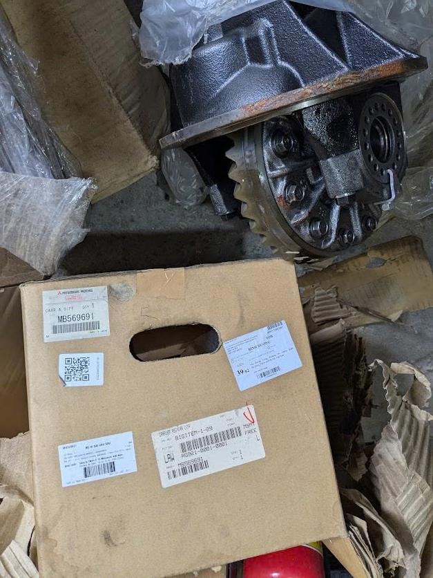 Cụm đùm cầu sau (gồm bộ bánh răng vành chậu+quả dứa+bánh răng vi sai+vỏ) Mitsubishi Pajero v33 v43 v31 v32 v45