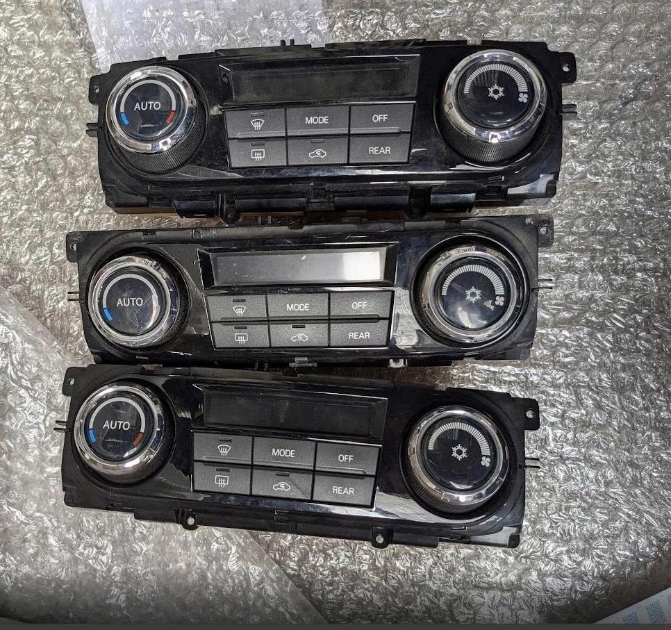 Cụm công tắc điều khiển điều hòa trên táp lô xe Mitsubishi Pajero v93 | Hàng bãi