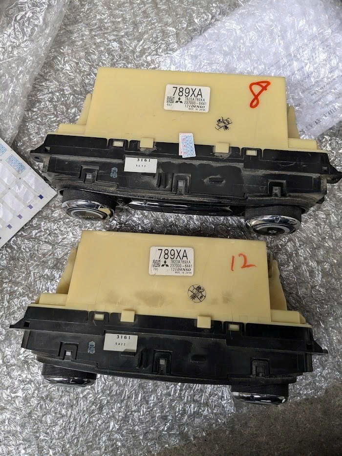 Cụm công tắc điều khiển điều hòa trên táp lô xe Mitsubishi Pajero v93 | Hàng bãi