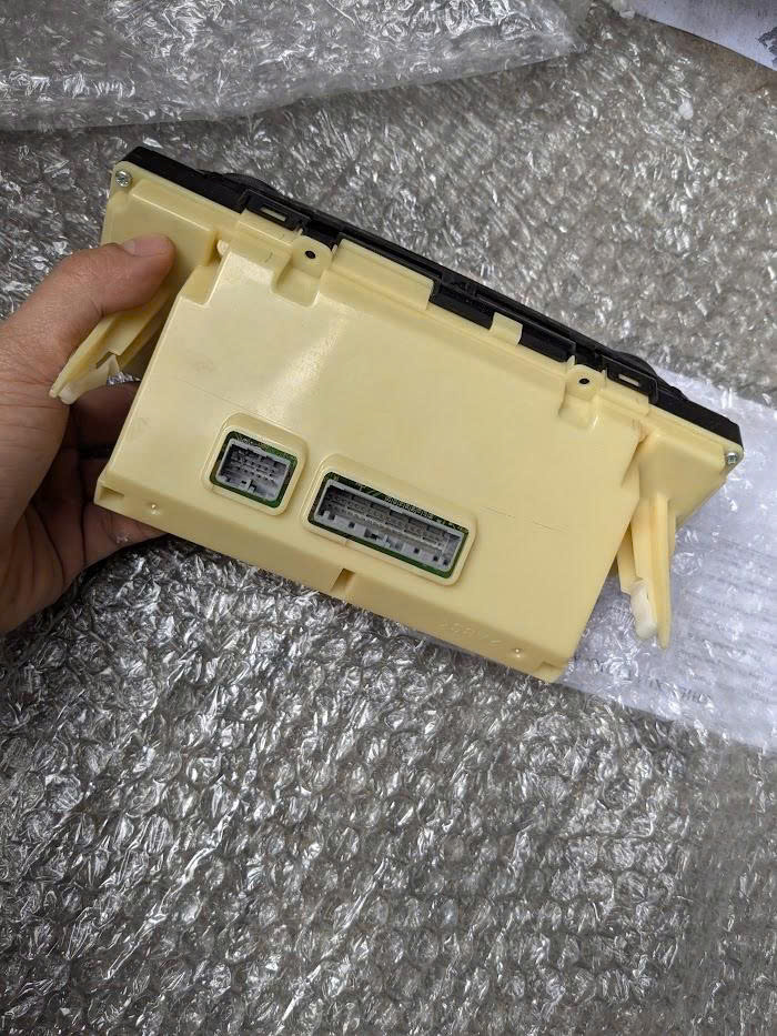 Cụm công tắc điều khiển điều hòa trên táp lô xe Mitsubishi Pajero v93 | Hàng bãi