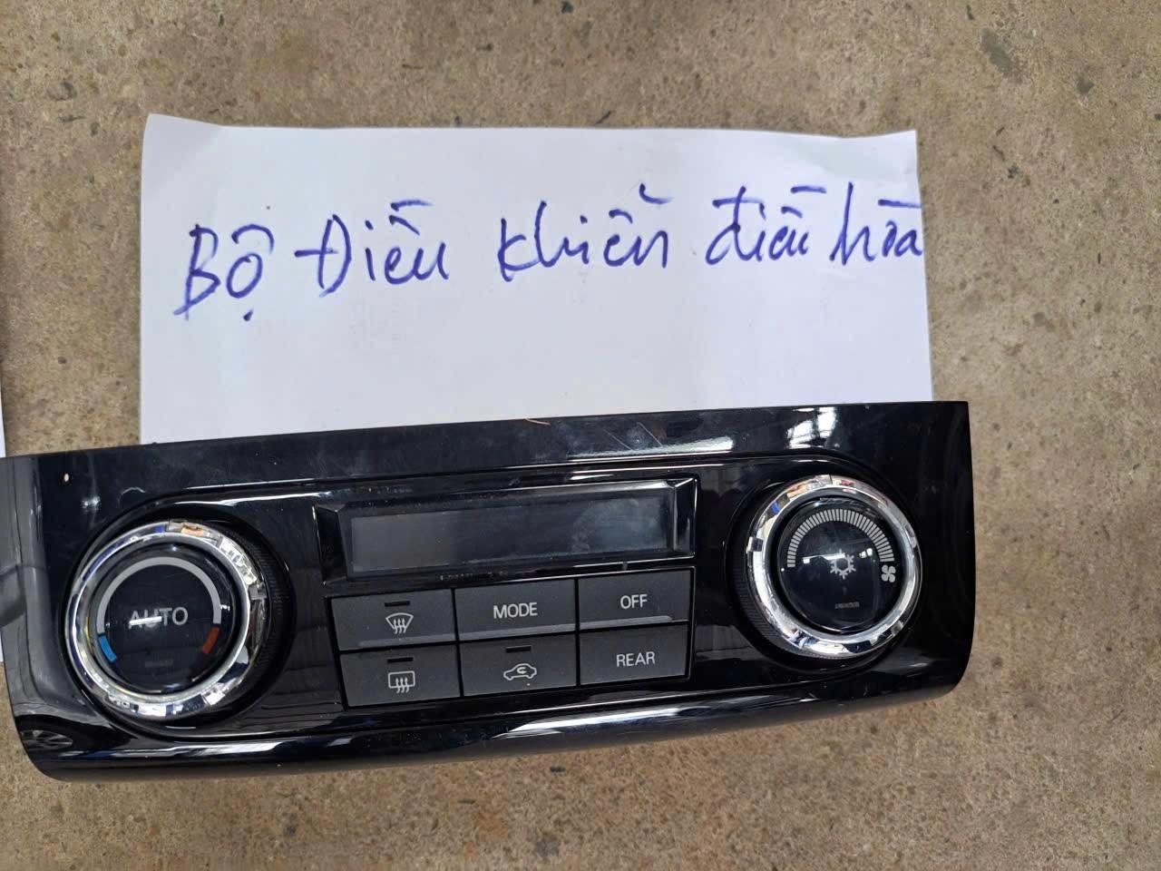 Cụm công tắc điều khiển điều hòa trên táp lô xe Mitsubishi Pajero v93 Hàng bãi