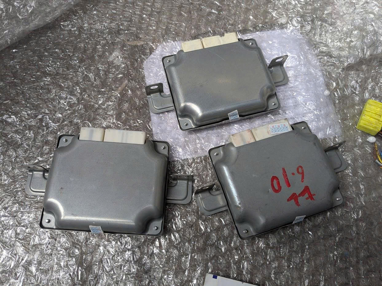 Hộp điều khiển cài, gài cầu xe Mitsubishi Pajero v93 | Hàng bãi