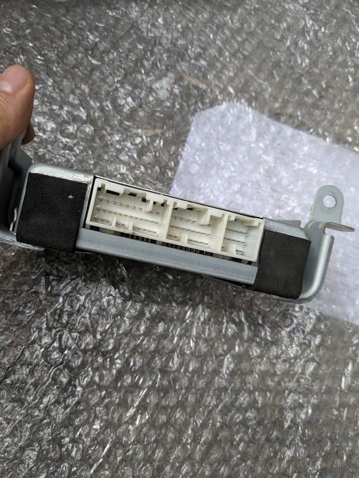 Hộp điều khiển cân bằng điện tử ASC xe Mitsubishi Pajero v93 | Hàng bãi