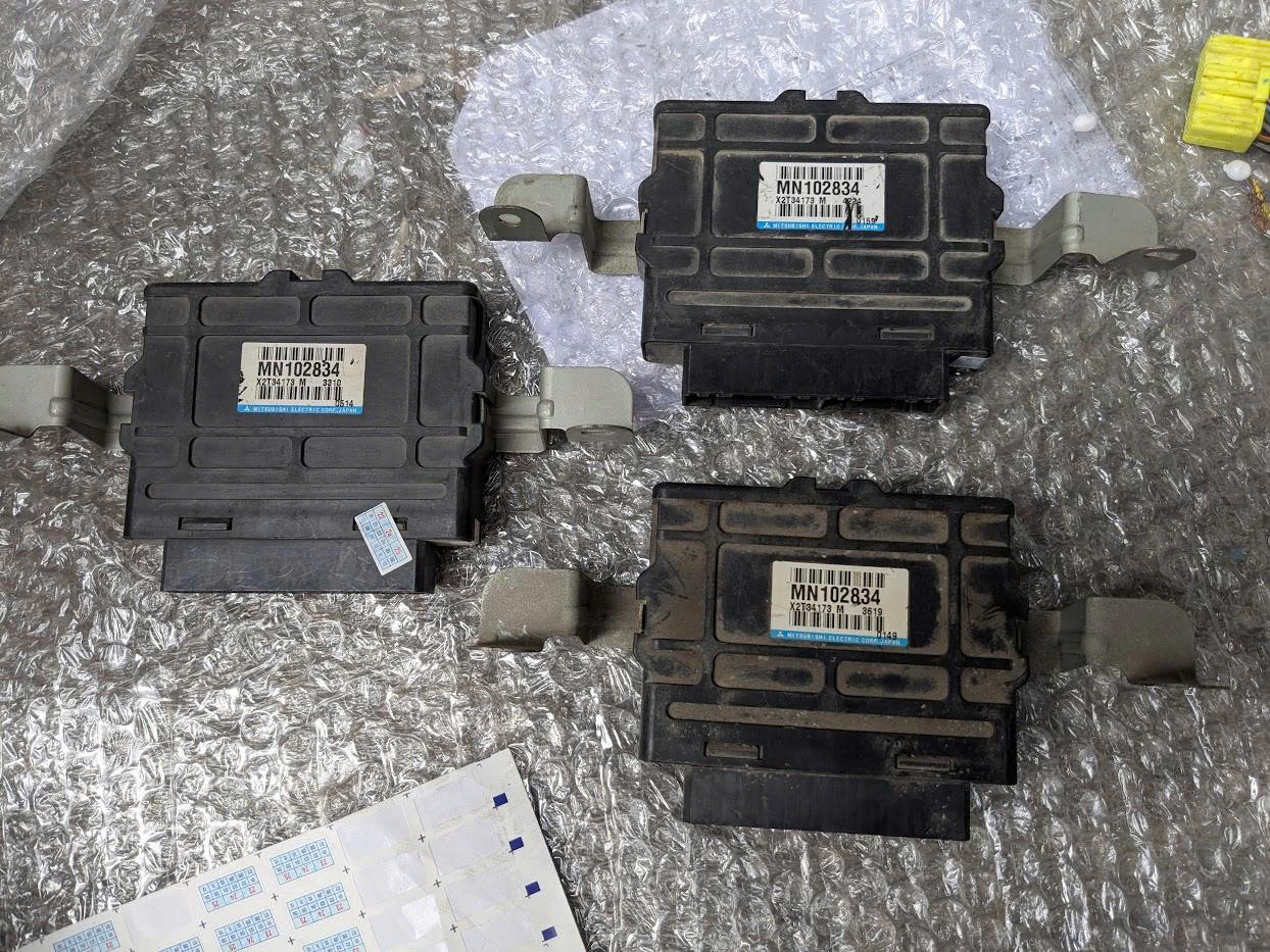 Hộp điều khiển phanh ABS xe Mitsubishi Pajero v93 | Hàng bãi