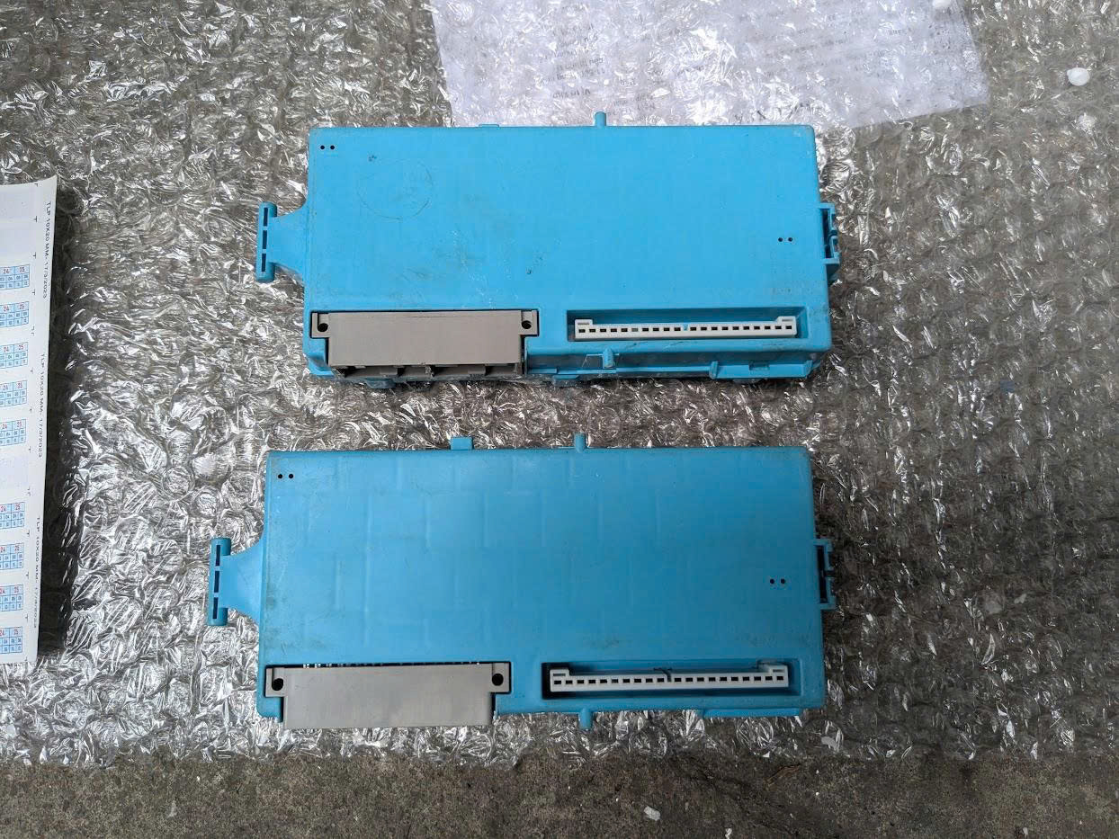 Hộp etacs điều khiển âm báo, thời gian Mitsubishi Pajero v93 ngân hàng hàng bãi