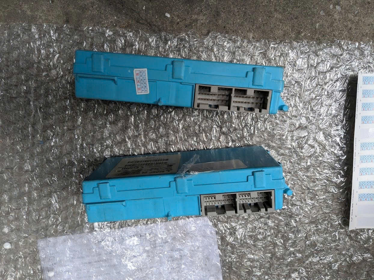 Hộp etacs điều khiển âm báo, thời gian Mitsubishi Pajero v93 ngân hàng hàng bãi