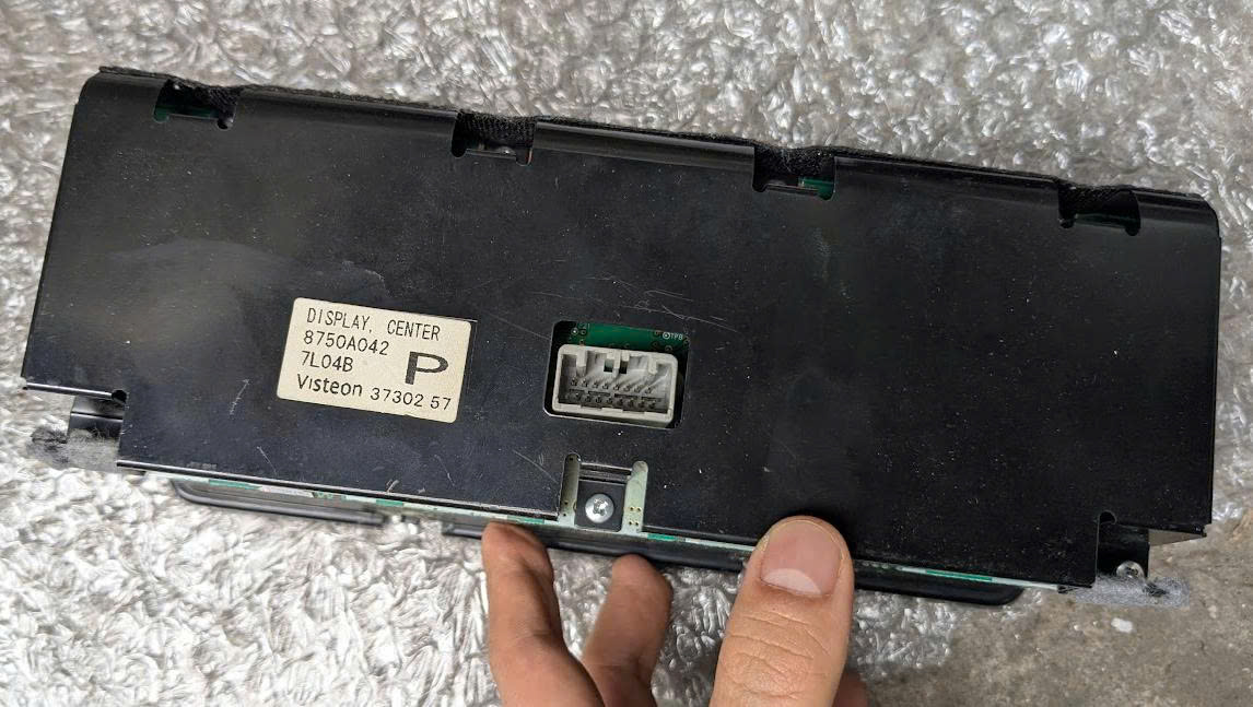 Màn hình hiển thị đa thông tin trung tâm táp lô Mitsubishi Pajero V93 hàng bãi