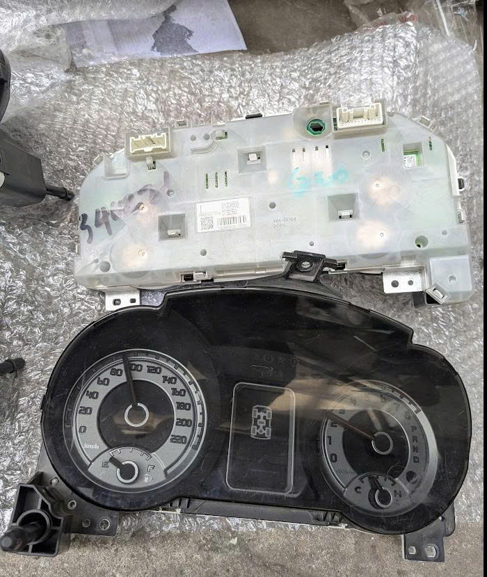 Đồng hồ táp lô xe Pajero ngân hàng V93 V97 V87 hàng bãi