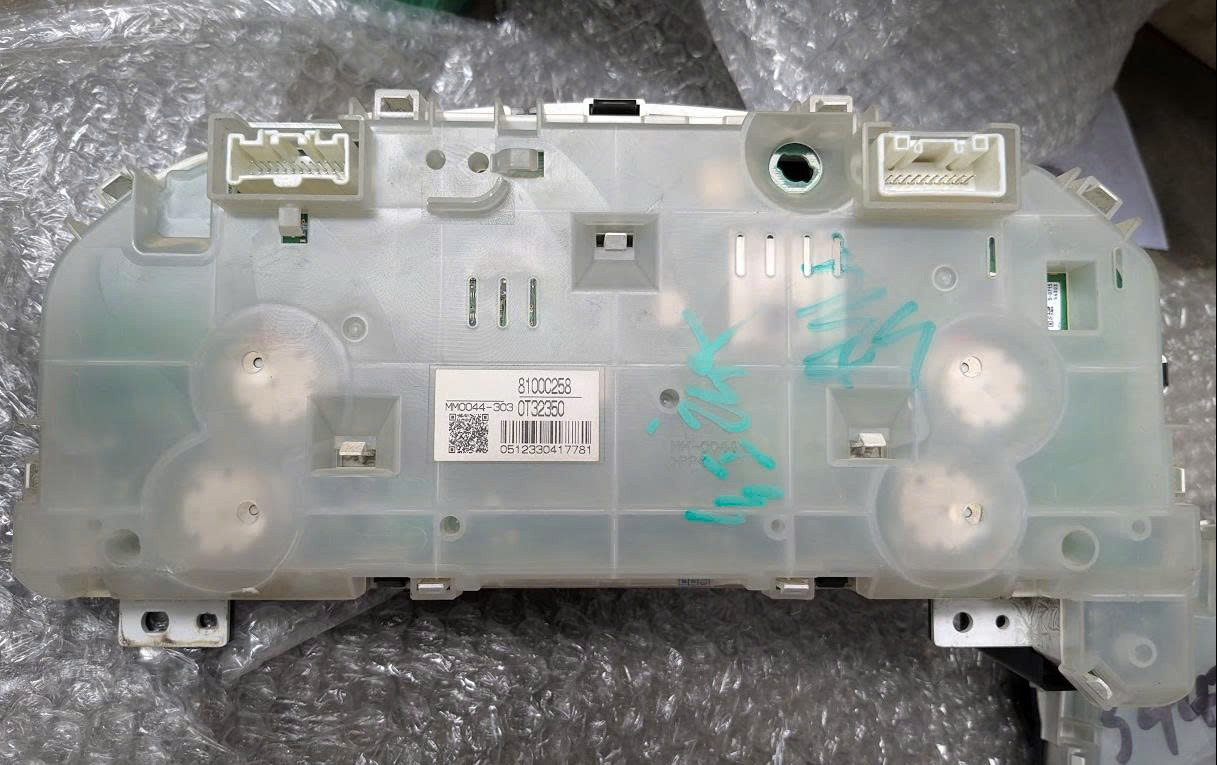 Đồng hồ táp lô, công tơ mét Mitsubishi Pajero ngân hàng v93 v97 v95 hàng bãi