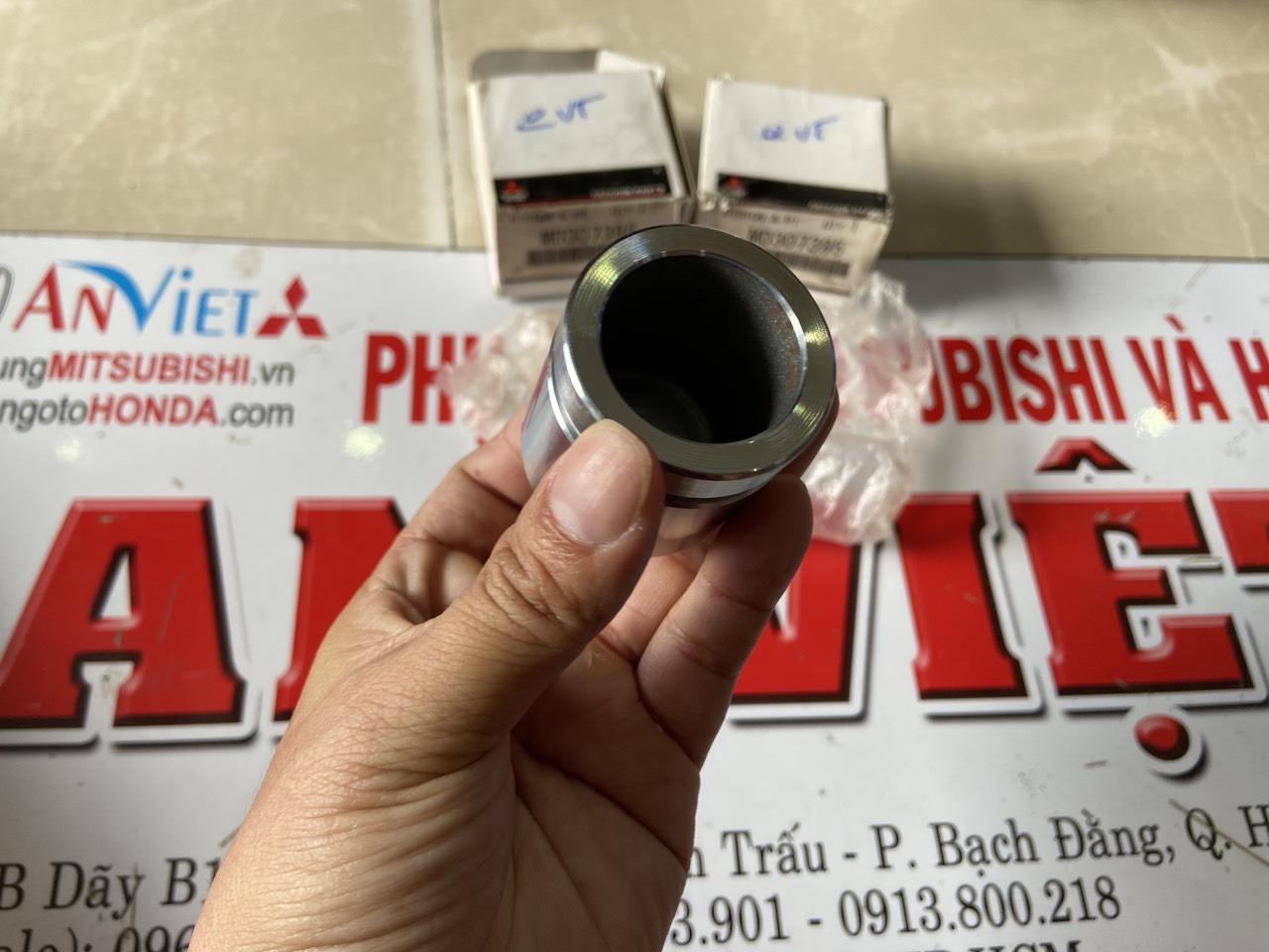 Piston phanh sau xe Mitsubishi Pajero Sport