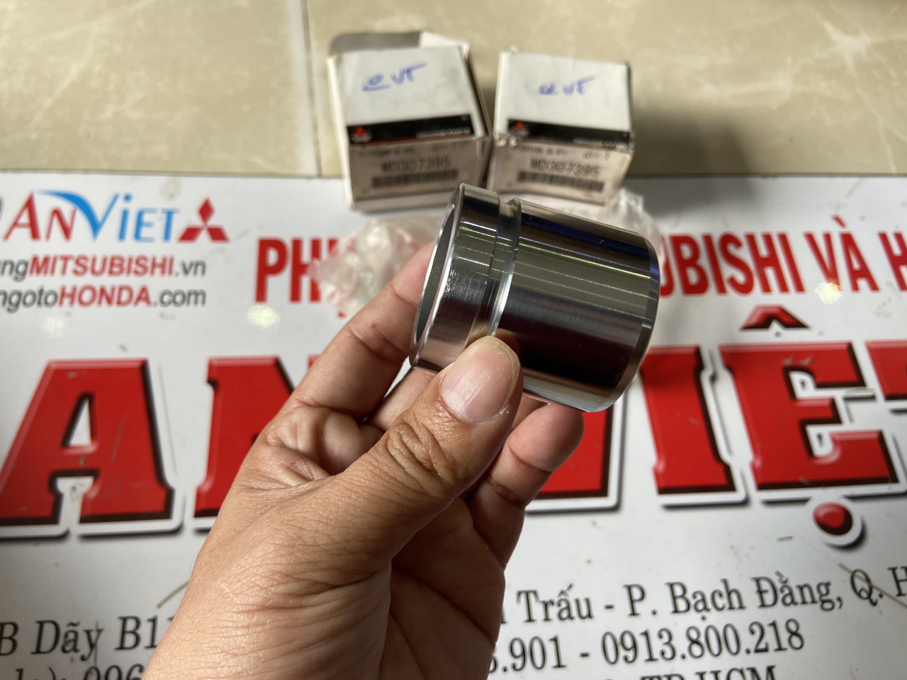 Piston phanh sau xe Mitsubishi Pajero Sport