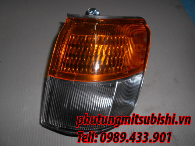 Đèn xi nhan xe Mitsubishi Pajero V6-3000