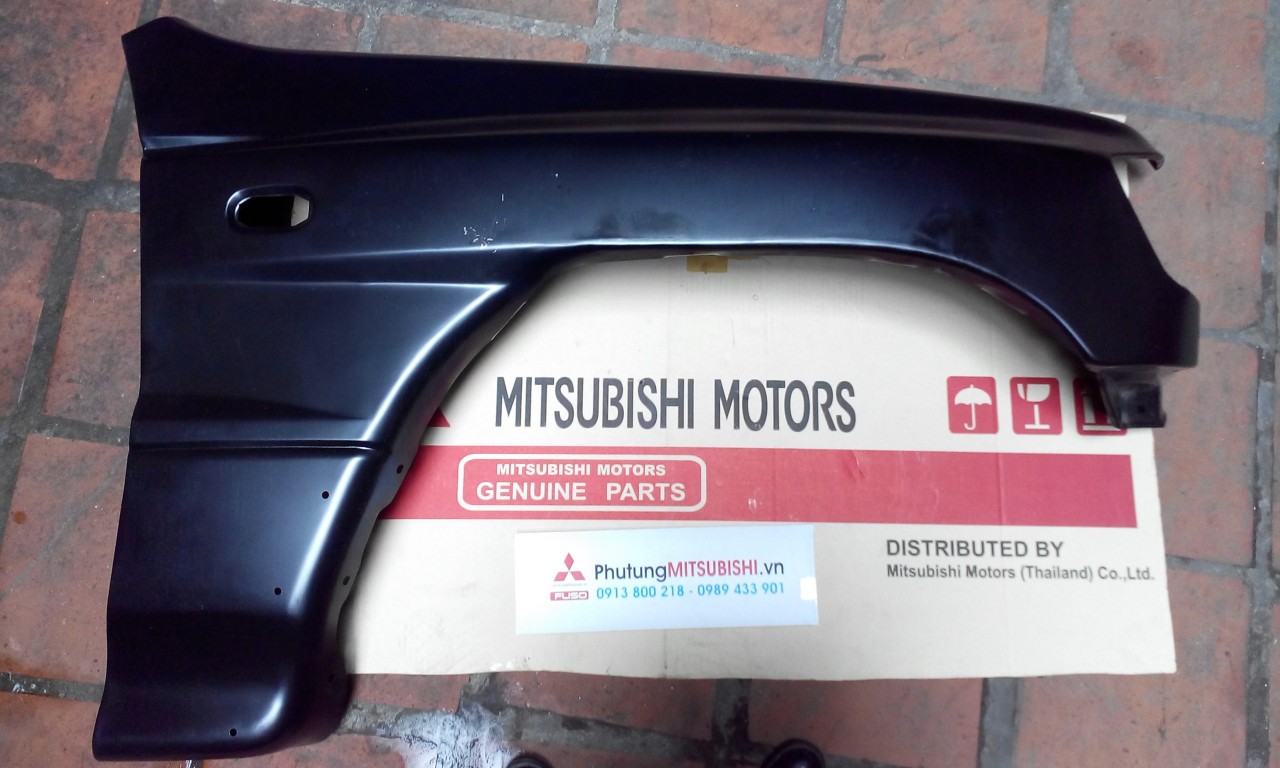 Tai xe Mitsubishi Pajero