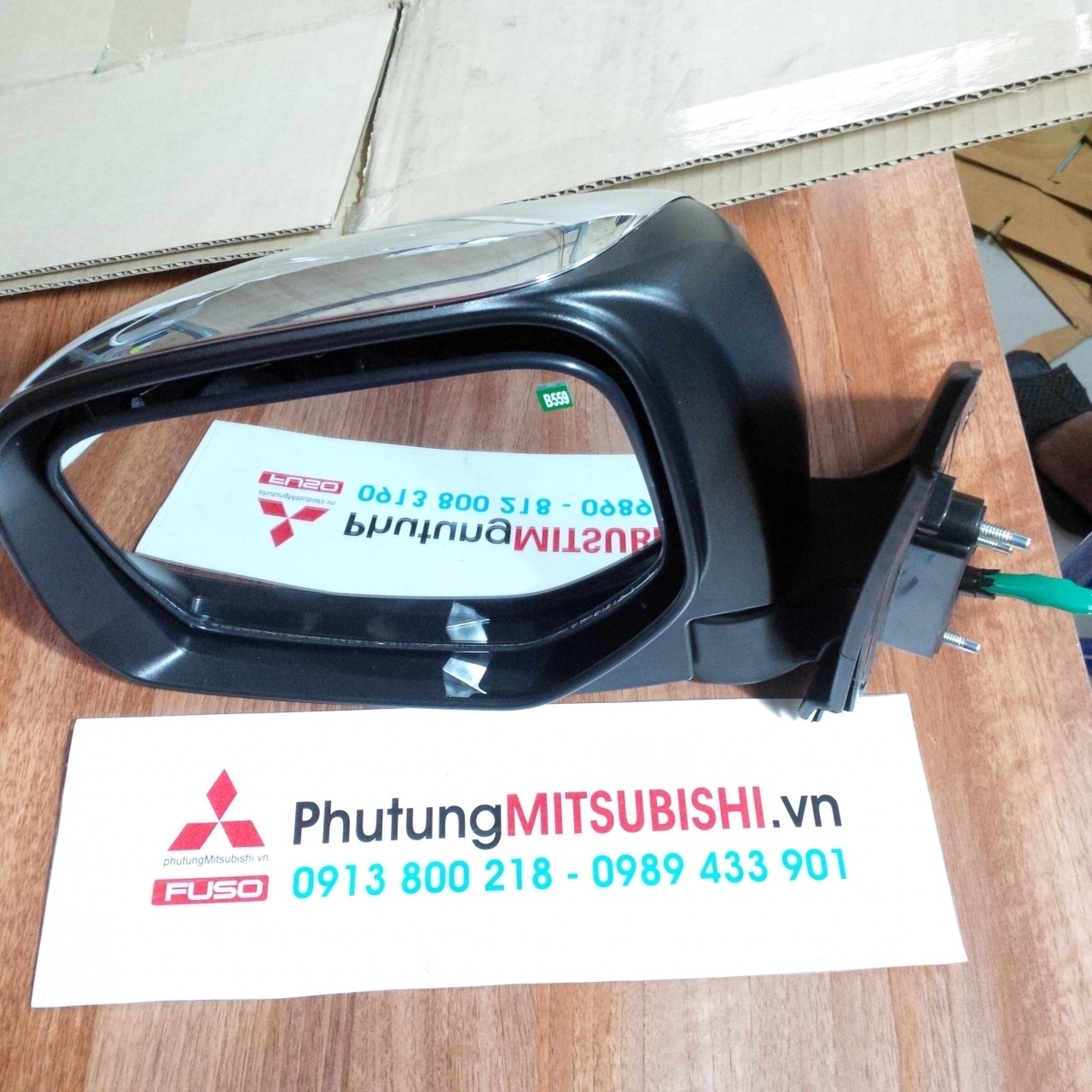 Gương chiếu hậu Mitsubishi Triton loại có đèn xi nhan