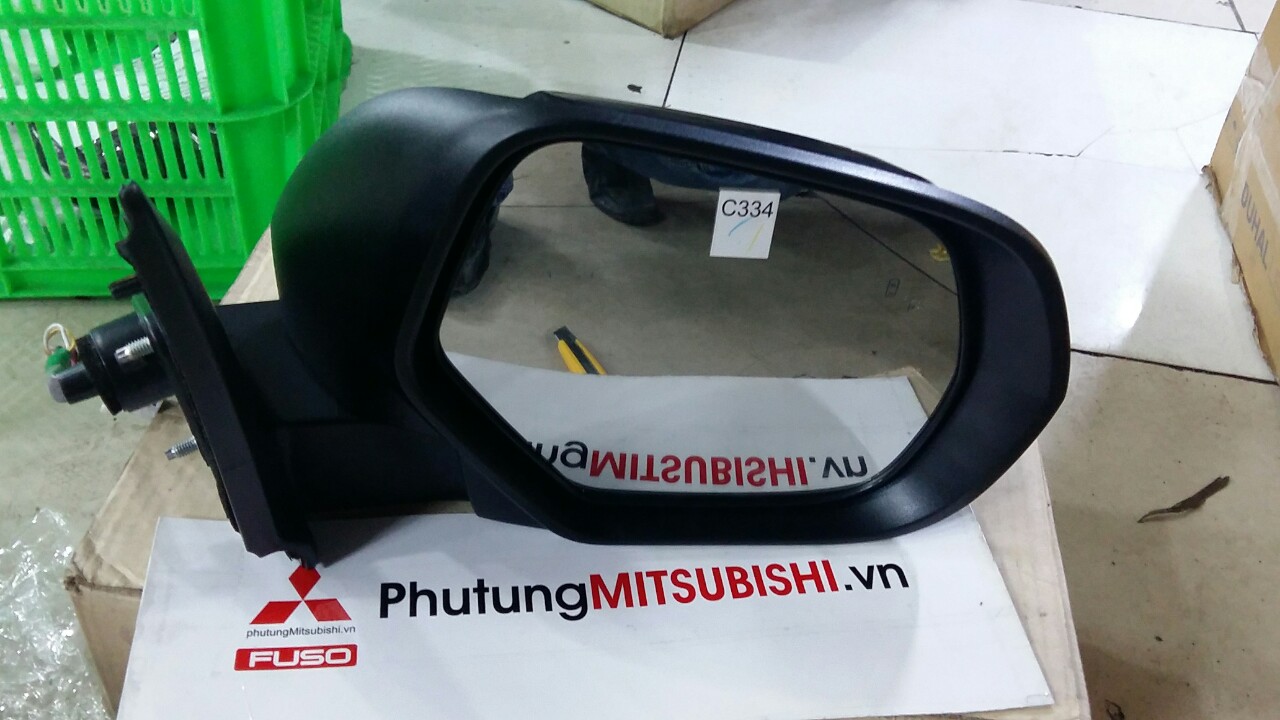 Cụm gương chiếu hậu xe Mitsubishi Pajero Sport