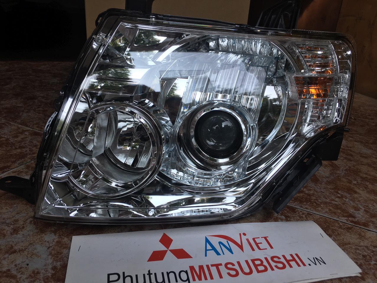 Đèn pha xe mitsubishi Pajero V93
