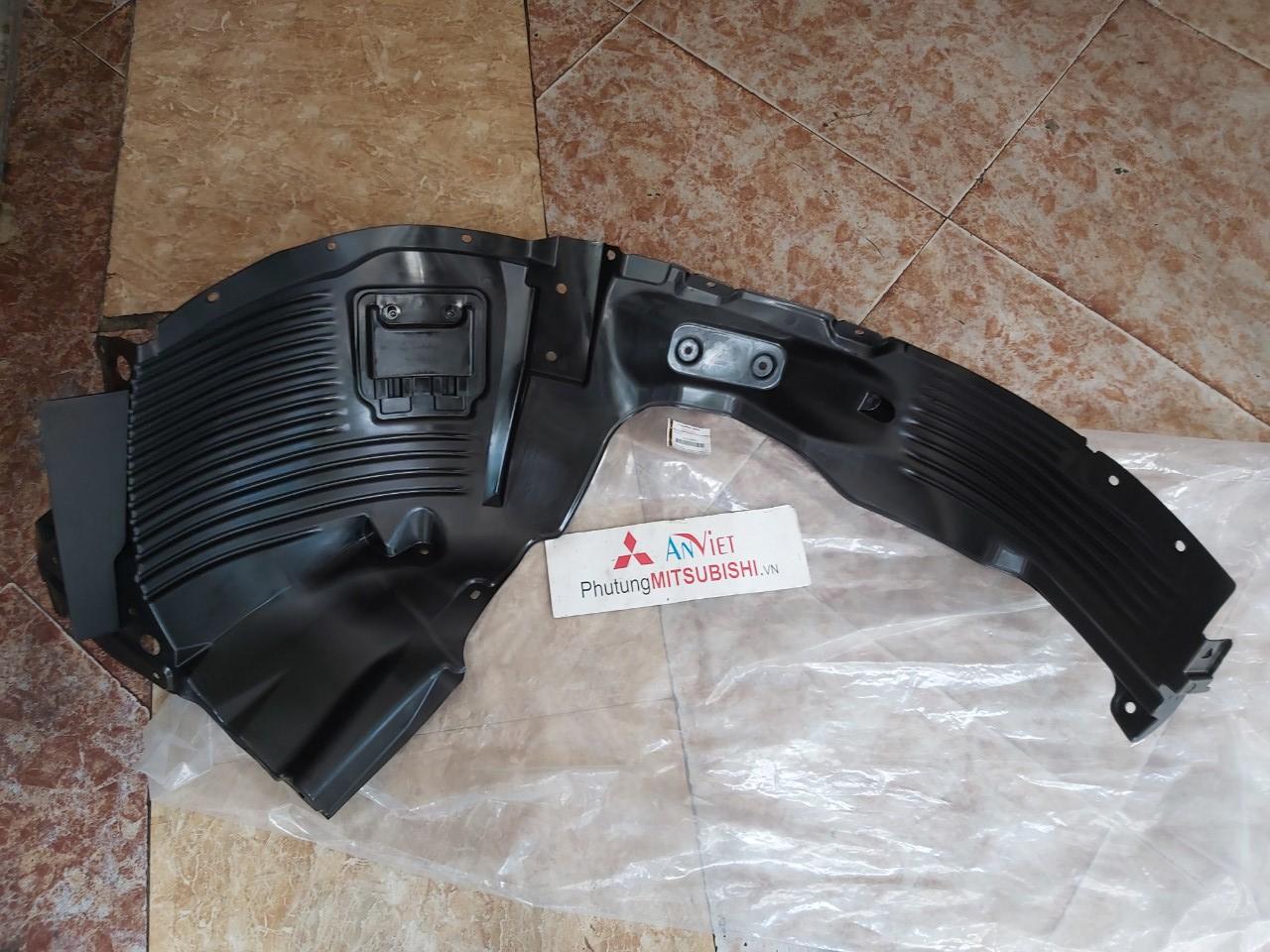 Lòng dè chắn bùn xe mitsubishi Xpander