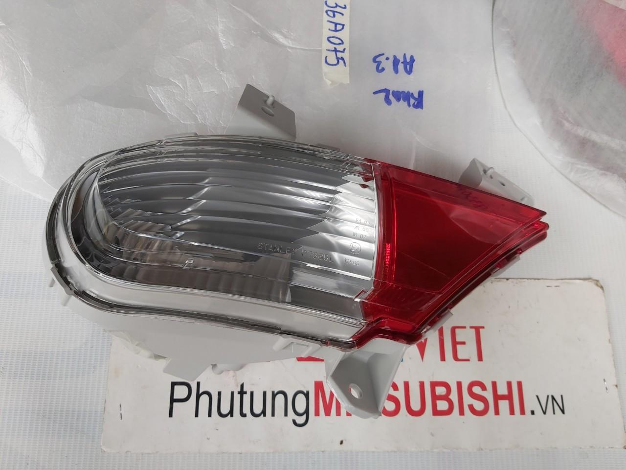 Đèn lùi xe Mitsubishi Pajero Sport