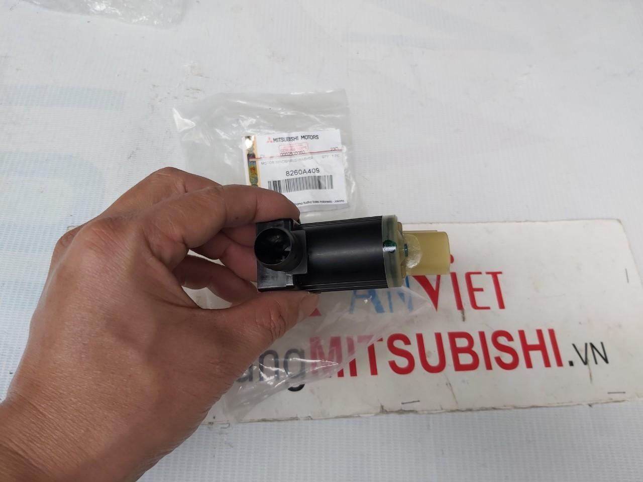 Mô tơ bơm nước rửa kính xe Mitsubishi Xpander