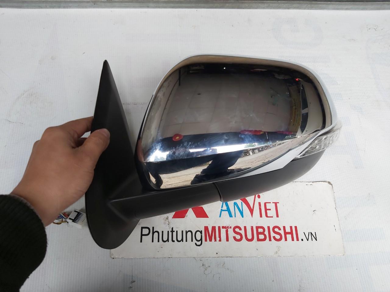 Gương chiếu hậu Mitsubishi Triton 2020
