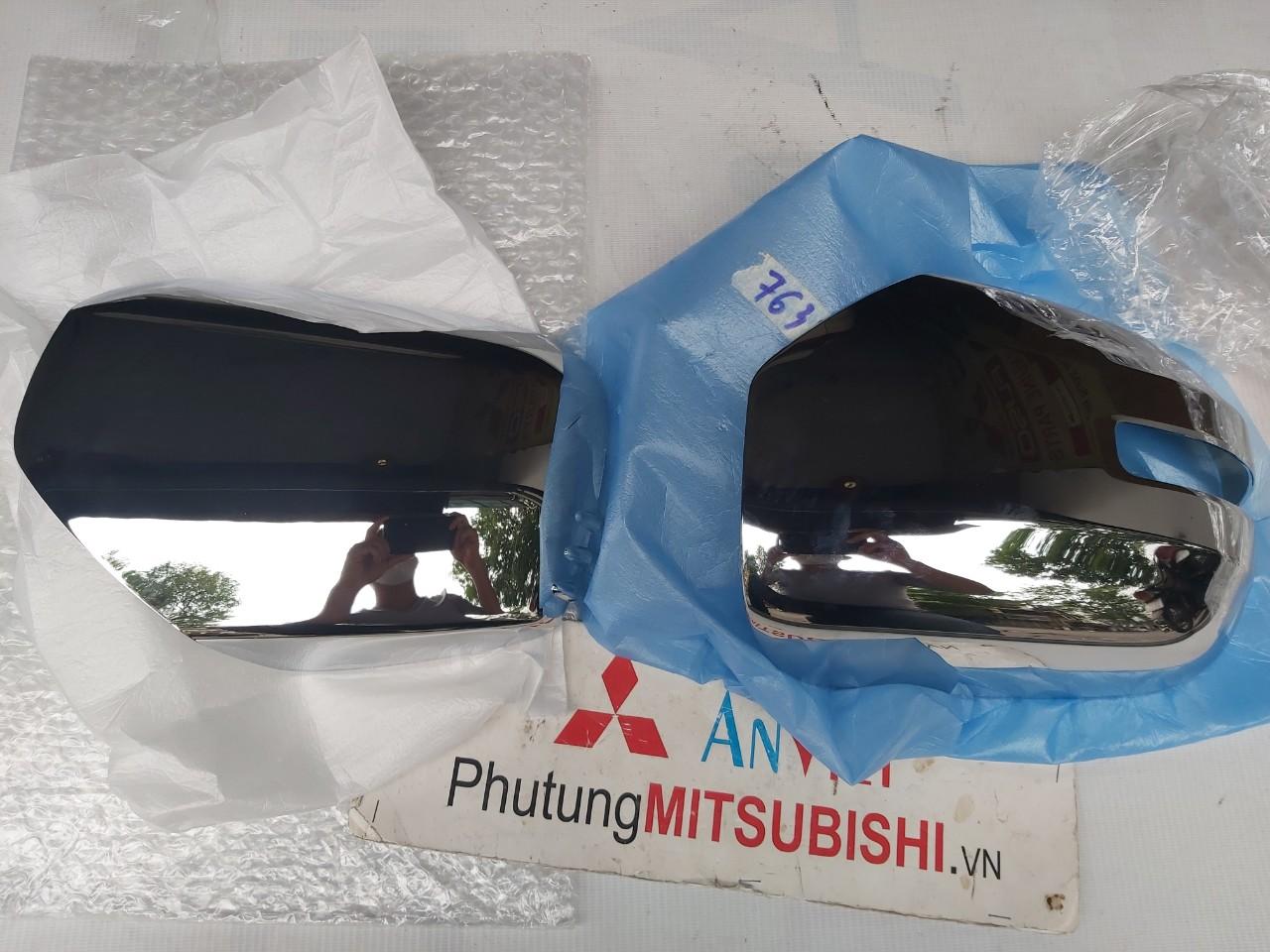 Ốp gương xe Mitsubishi Pajero Sport