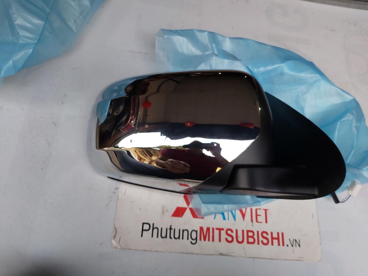 Gương chiếu hậu xe Mitsubishi Pajero Sport 2016-2018 không xi nhan
