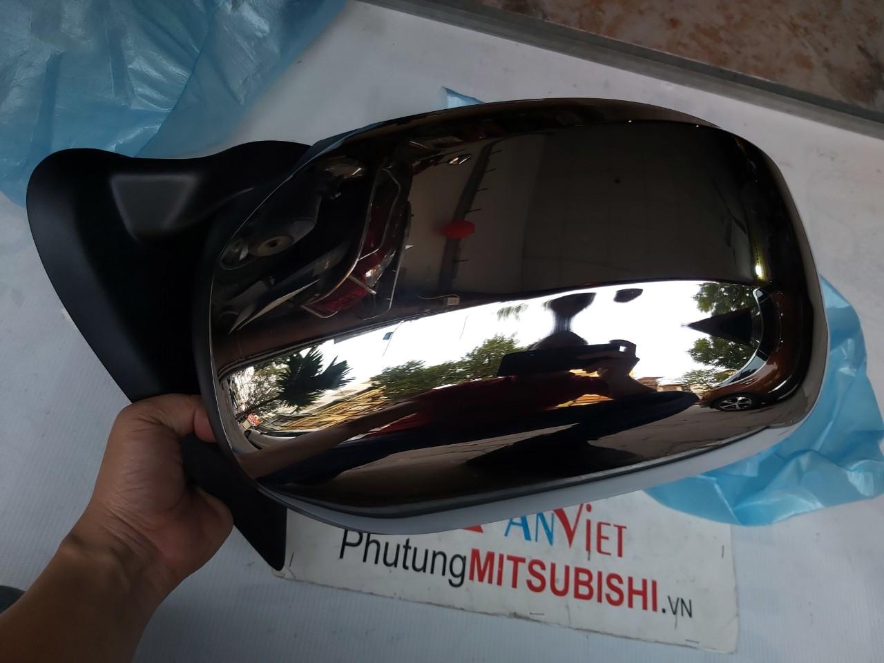Gương chiếu hậu xe Mitsubishi Pajero Sport 2016-2018 không xi nhan