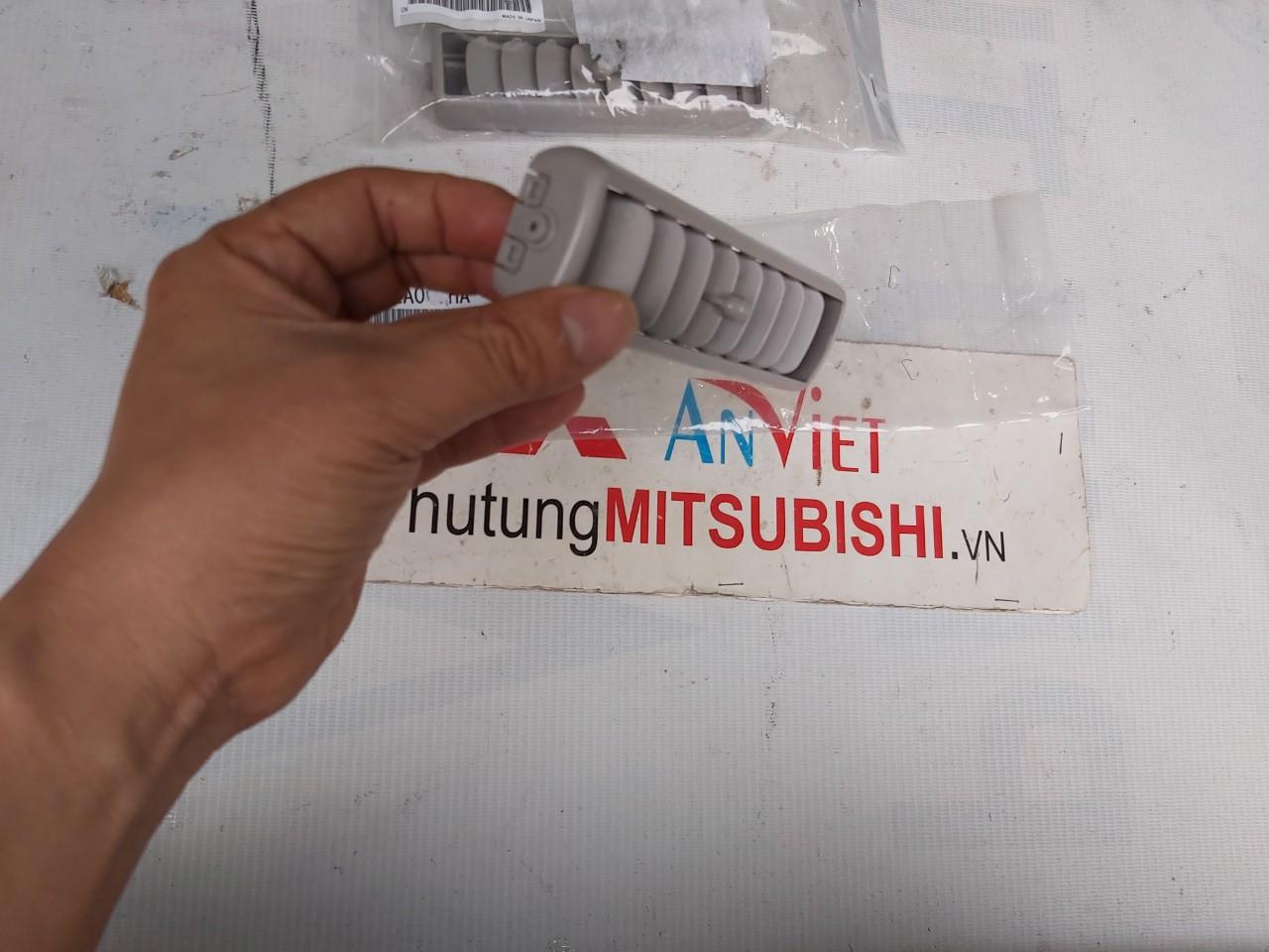 Cửa gió điều hòa Mitsubishi Pajero