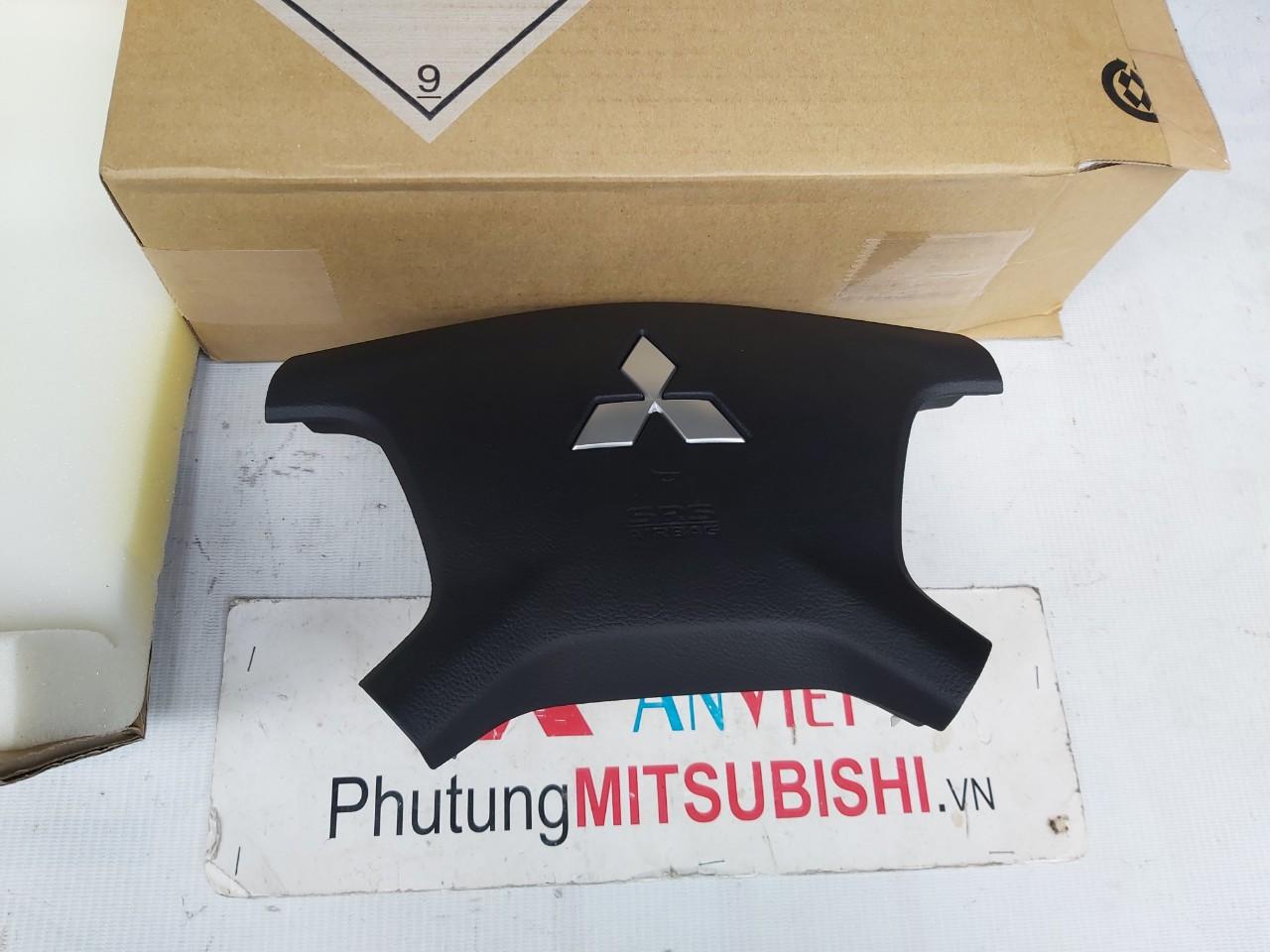 Túi khí vô lăng xe Mitsubishi Pajero Ngân hàng V93 