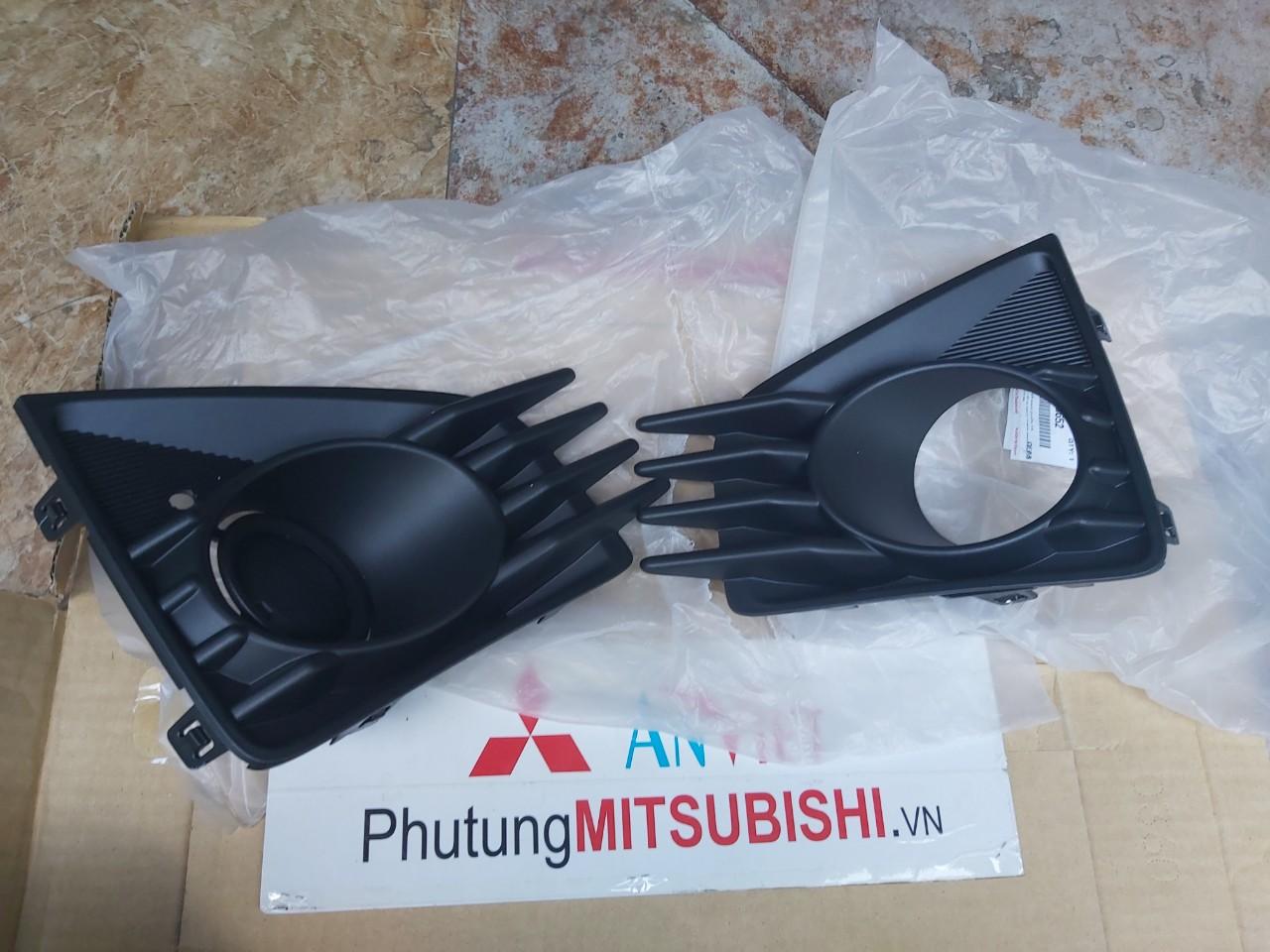 Ốp đèn gầm xe mitsubishi Attrage 2020