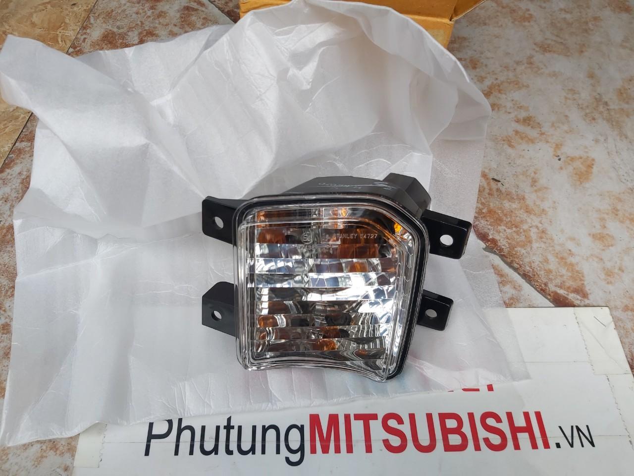 Đèn xi nhan bên lái xe mitsubishi Triton 2019-2020