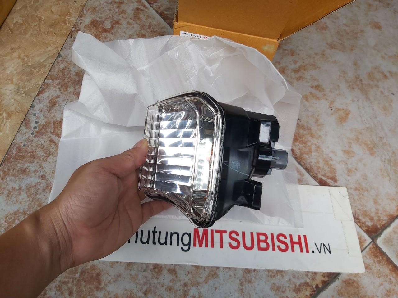 Đèn xi nhan bên lái xe mitsubishi Triton 2019-2020