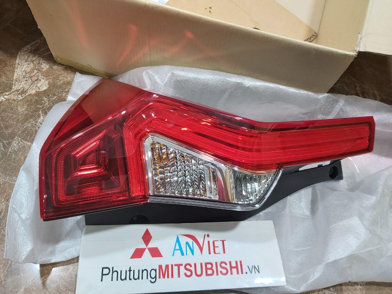 Đèn hậu xe Mitsubishi Pajero Sport 2018-2021 |8330A990-8330A989