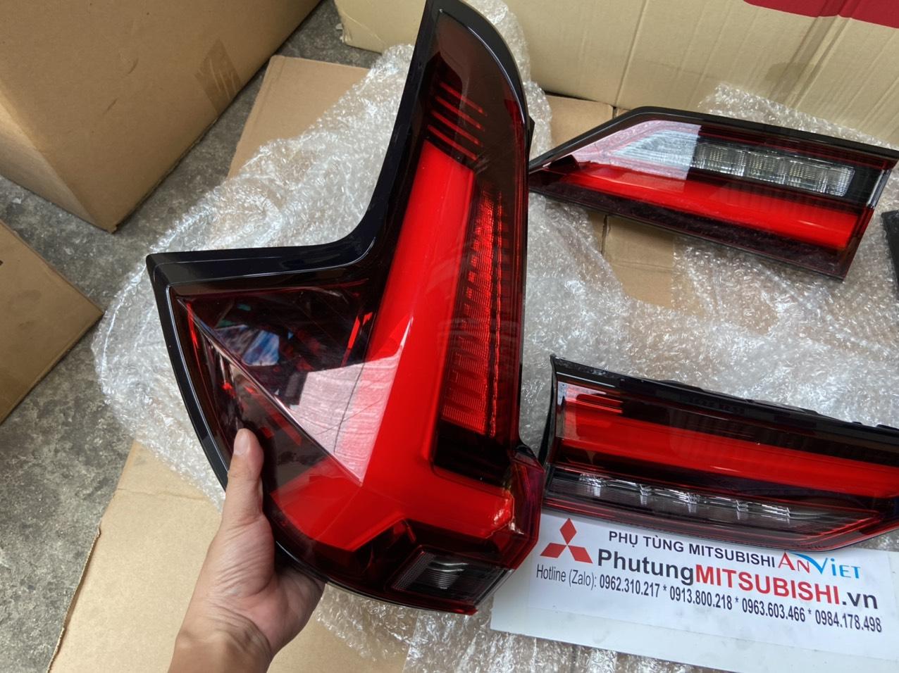 Đèn hậu miếng ngoài trên hông xe Mitsubishi XPANDER 2022-2023
