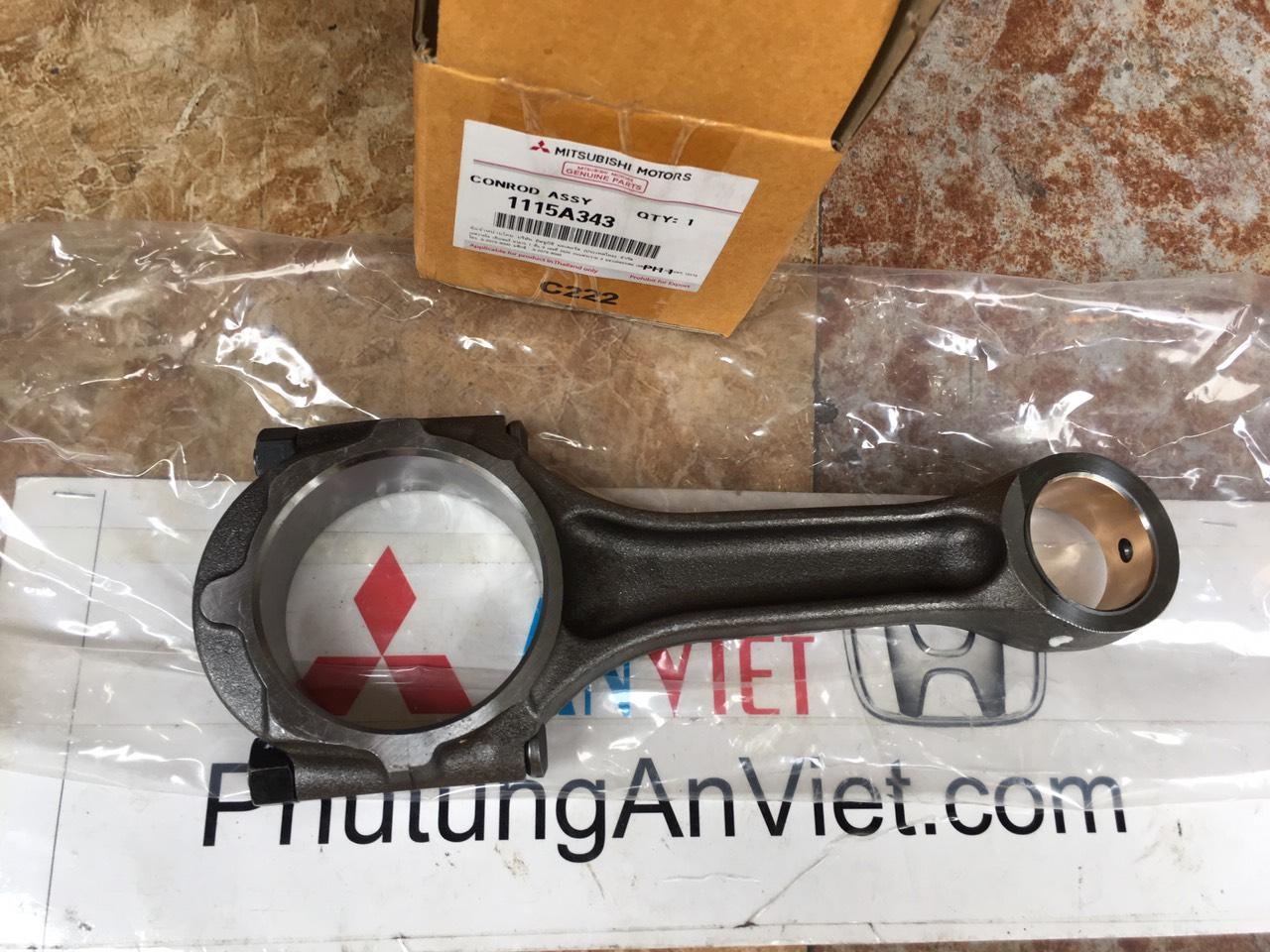 Tay biên xe Mitsubishi Triton