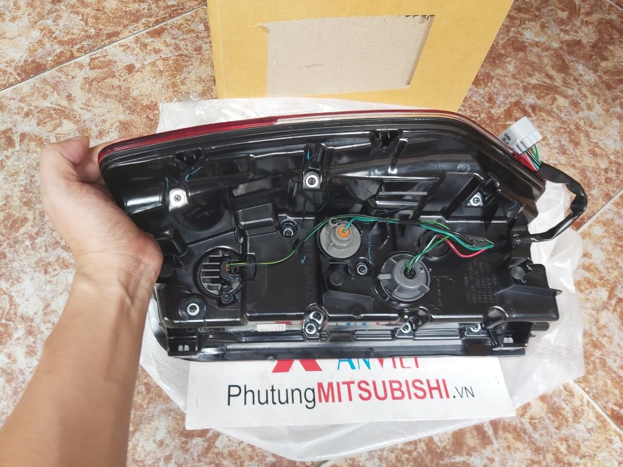 Đèn hậu, Đèn lái sau xe Mitsubishi Triton
