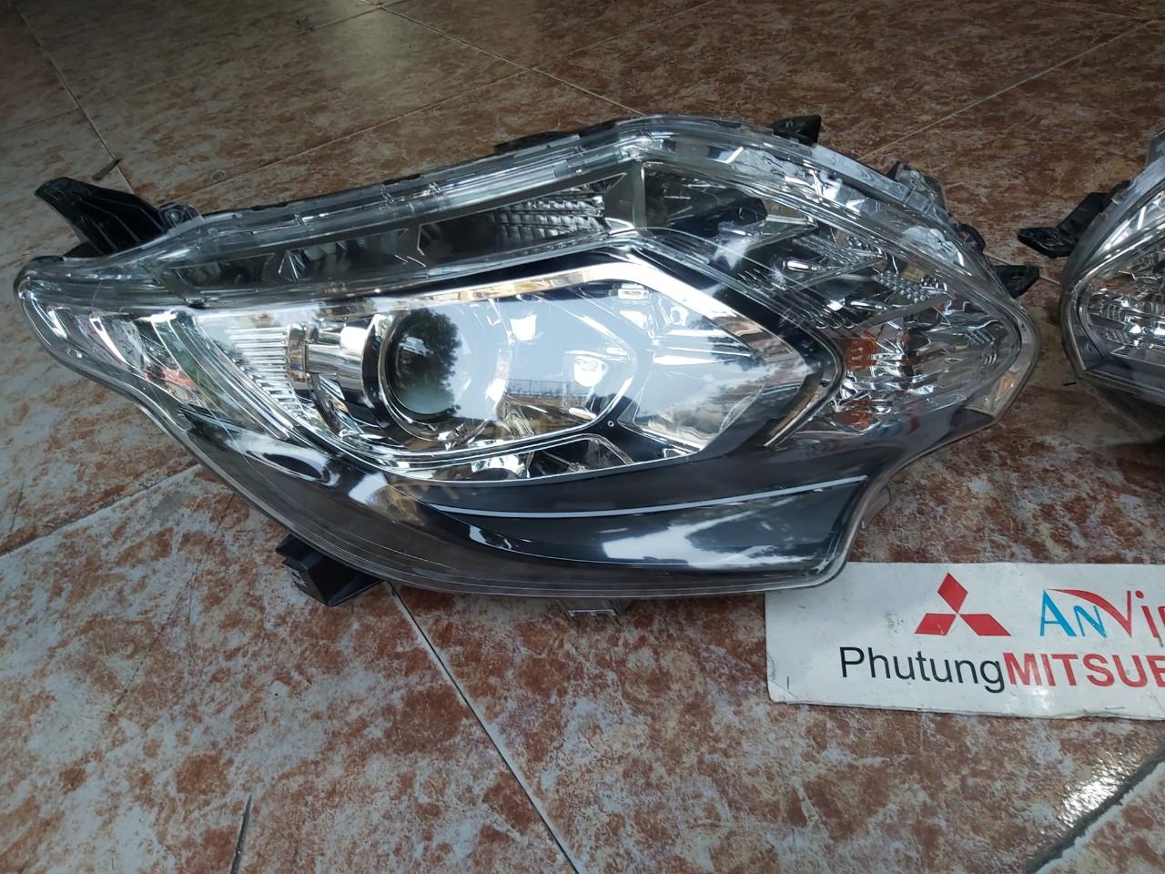 Đèn pha xe Mitsubishi TRITON 2016-2018 MÝ XANH