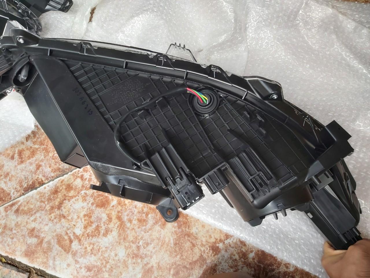 Đèn pha xe Mitsubishi Triton 2019–2024 Halogen