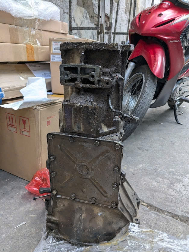 Bãi 3242A036 Hộp số chính xe số sàn  Mitsubishi Triton máy xăng ka50 kb50 kk4t Kl4t , Zinger vc4 = 5FMt=xe 2 cầu 4wd V5M21-J-GGT,GGG,GGR