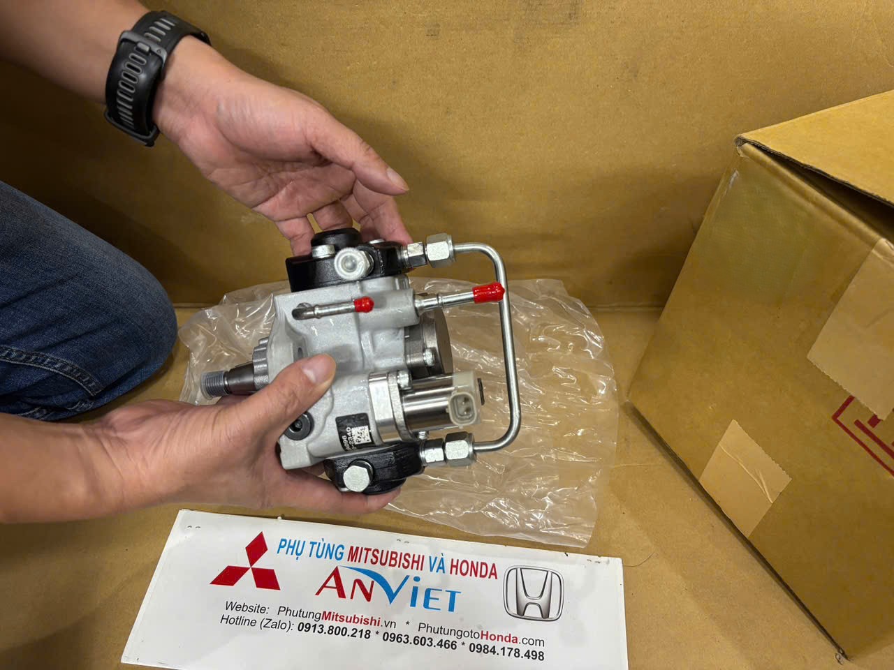 Bơm cao áp dầu nhiên liệu xe Mitsubishi Triton 2019-2024