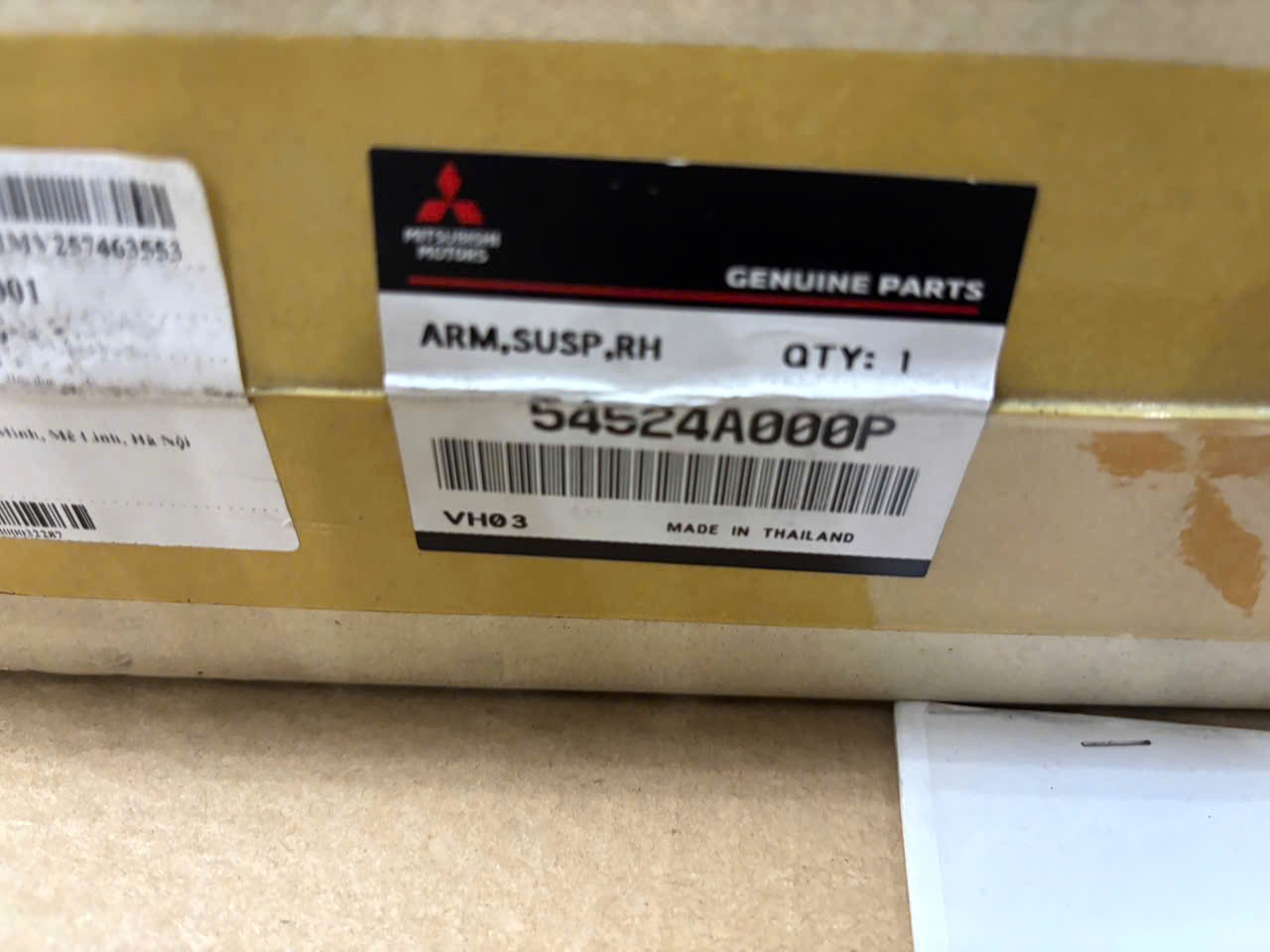 Càng A trước phía trên xe Mitsubishi Triton 2024-2026 54524A000P 54525A000P